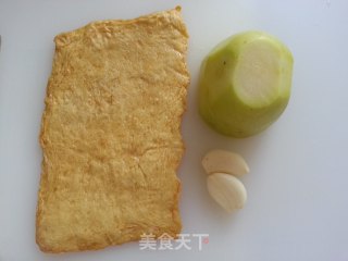 萝卜鱼饼汤的做法步骤：1