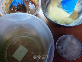 咖啡大理石纹蛋糕的做法步骤：1