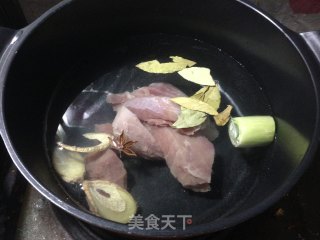 香辣肉松的做法步骤：1