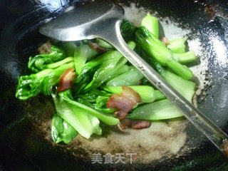 腊肉炒菜心的做法步骤：3