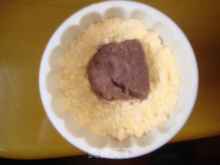 玉米豆沙糕的做法步骤：3