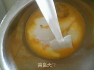 葱香肉松蛋糕的做法步骤：1