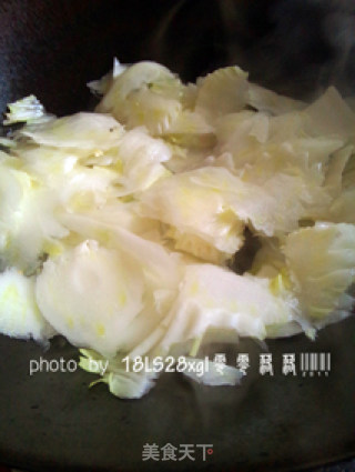 家常菜：清炒白菜邦的做法步骤：3