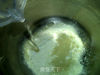蘑菇鸡肉肠批萨的做法步骤：3