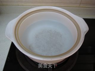 莲藕排骨汤的做法步骤：2