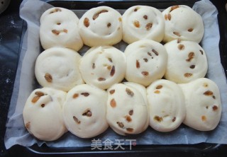 【葡萄干卷面包】的做法步骤：8