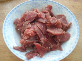 葱爆羊肉的做法步骤：3