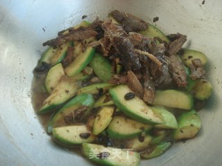 豆豉鲮鱼西葫芦的做法步骤：5