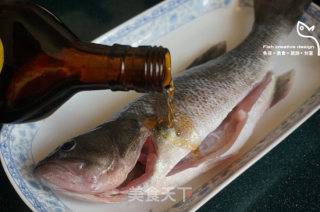 年菜——三味鲈鱼的做法步骤：2