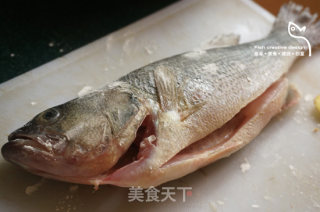 年菜——三味鲈鱼的做法步骤：3