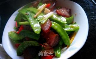 荷兰豆炒腊肉的做法步骤：7