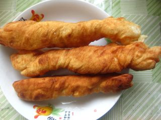 健康美味早餐—自制炸油条的做法步骤：10