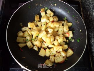 孜然土豆块的做法步骤：14