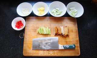 ＜客家菜＞客家小炒的做法步骤：2