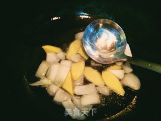 双菇炖牛腩的做法步骤：4