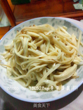 手撕杏鲍菇的做法步骤：3