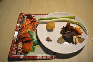 卤口条——年夜饭桌上必备凉菜的做法步骤：3