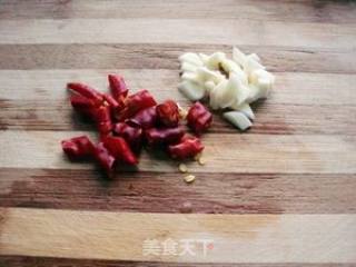 腊肠炒手撕包菜的做法步骤：3