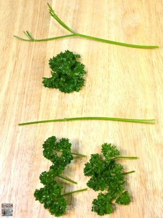 自制欧芹粉（巴西里粉）的做法步骤：15