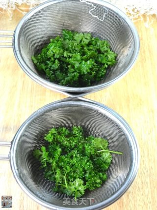 自制欧芹粉（巴西里粉）的做法步骤：17