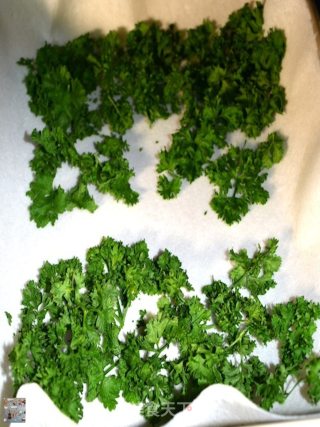 自制欧芹粉（巴西里粉）的做法步骤：31
