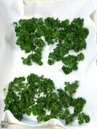 自制欧芹粉（巴西里粉）的做法步骤：32