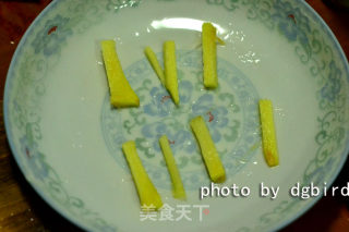 #简单生活，简单菜# 清蒸鲈鱼的做法步骤：7