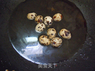 【五香茶叶鹌鹑蛋】--年夜第三道菜‘平安蛋’的做法步骤：2