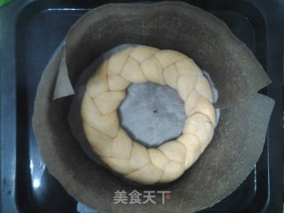 蛋糕戴上蔓越莓花环面包的做法步骤：7