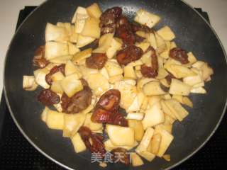 腊肠炒杏鲍菇的做法步骤：8