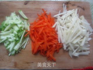 美味金黄蔬菜饼的做法步骤：2