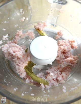干锅肉末白萝卜叶的做法步骤：4