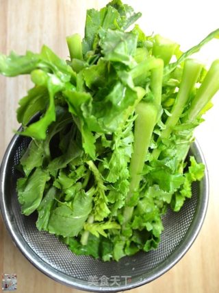 干锅肉末白萝卜叶的做法步骤：15