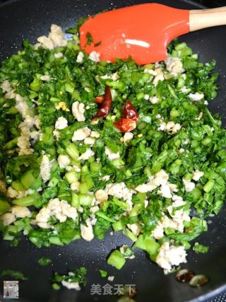 干锅肉末白萝卜叶的做法步骤：35