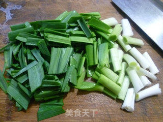 大蒜炒土豆的做法步骤：3