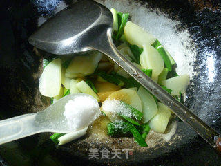 大蒜炒土豆的做法步骤：10