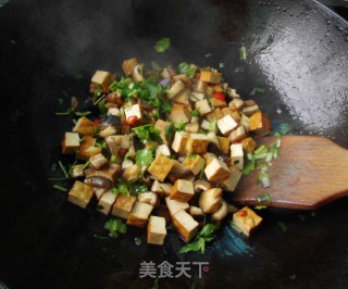 香菇豆腐粒的做法步骤：6