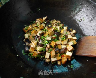 香菇豆腐粒的做法步骤：7