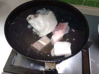 腌笃鲜的做法步骤：2