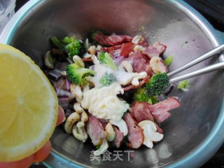 西兰花腰果沙拉的做法步骤：7