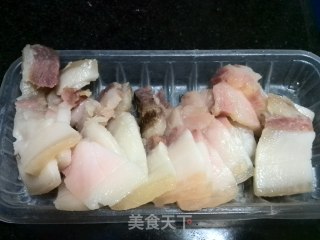 蒜苗炒腊肉的做法步骤：3