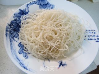 小优炒米粉的做法步骤：1