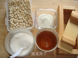 芝麻花生糖的做法步骤：1