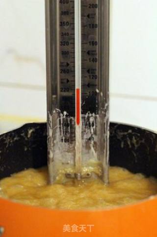 太妃糖？牛轧糖？蔓越莓味道的甜蜜糖果的做法步骤：1