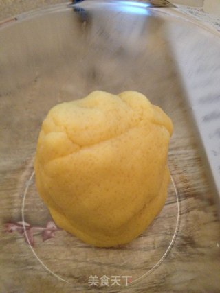 简单的家庭小饼干，蛋黄椰球的做法步骤：2