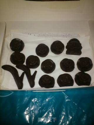 自制玫瑰模型巧克力的做法步骤：6