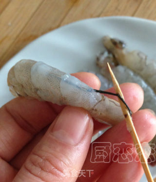 酥炸黄金虾的做法步骤：2