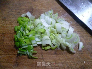 大葱摊鸡蛋的做法步骤：2