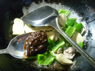 里脊肉灯椒炒小素鸡的做法步骤：9