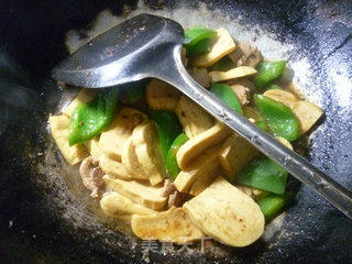 里脊肉灯椒炒小素鸡的做法步骤：13